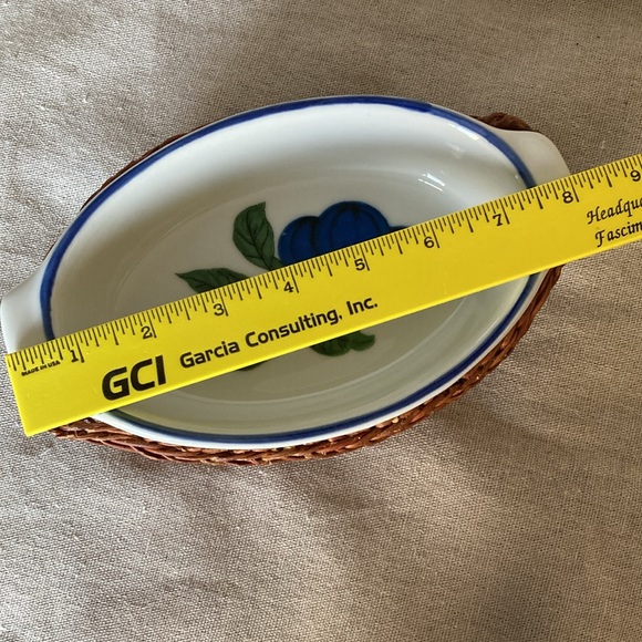 7" vintage stoneware baking dish with wicker basket. - Picture 6 of 7